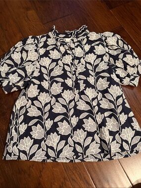 entro Navy and White Floral Scalloped Mock-Neck Blouse